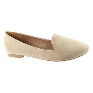 Beige Flats / Loafer